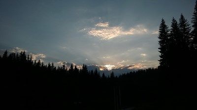 Издирват двама изчезнали дядовци в Родопите