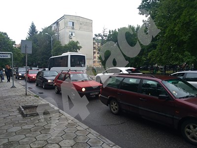 Инфарктни задръствания в Пловдив след пороя