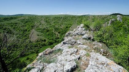 Все още не могат да открият изчезналия в планината над Първенец бивш полицай, десетки се включиха в търсенето