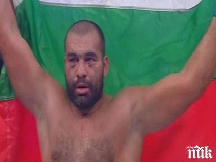 Багата с ударно изказване