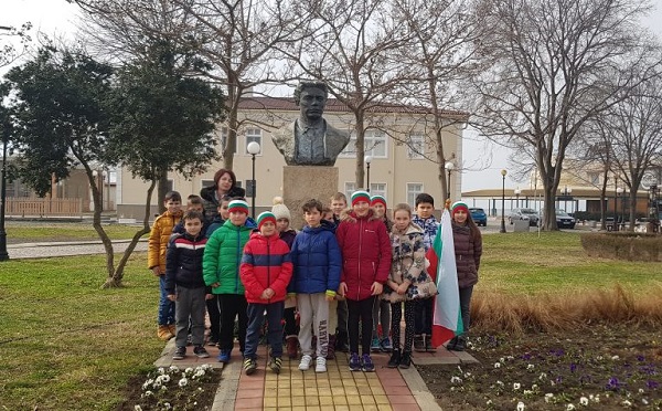 Бургас: Поморие направи дълбок поклон пред паметта на Апостола