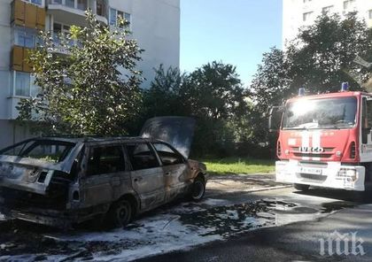 Кола пламна в движение в бургаския ж.к.