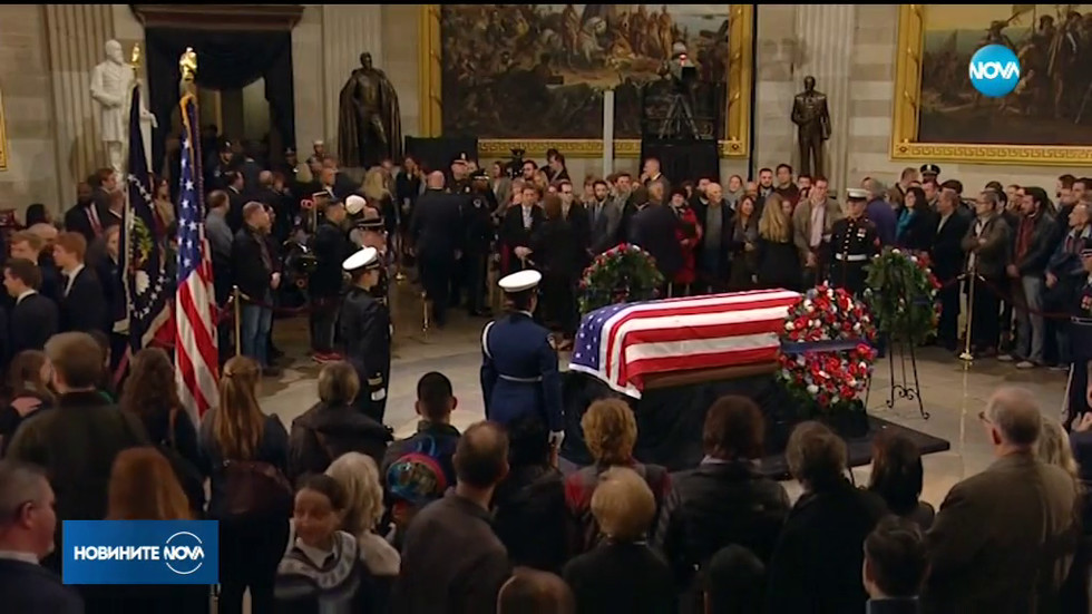 Погребват Джорд Буш-старщи в тесен семеен кръг (ВИДЕО)