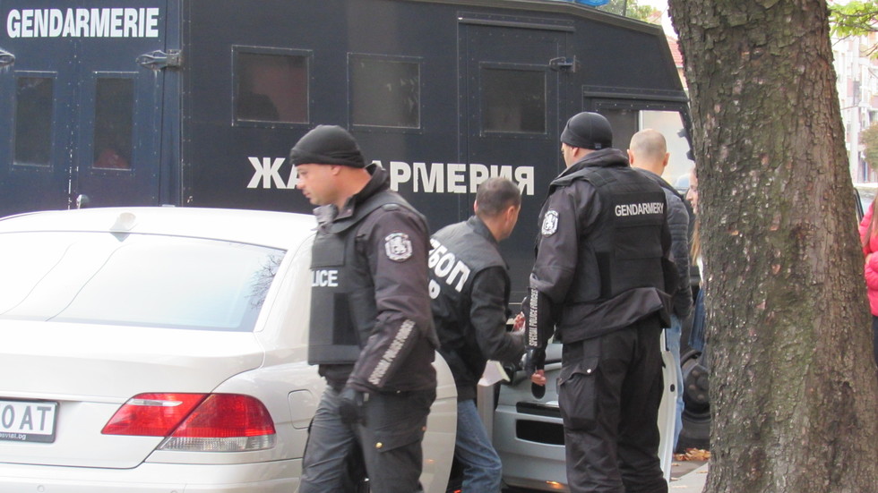 Акция срещу служители на МВР в Казанлък!