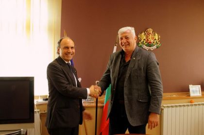 Здравко Димитров прие почетния консул в Неапол