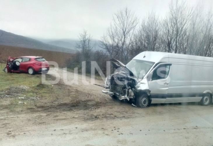 Първи СНИМКИ от касапницата на Е-79! Загиналият е ...