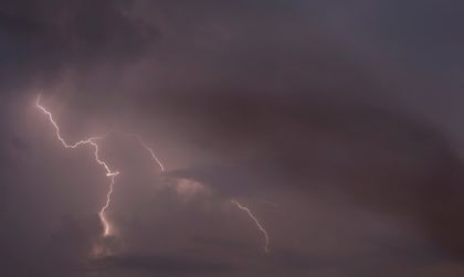 Само за два дни: 67 убити от мълнии в Индия