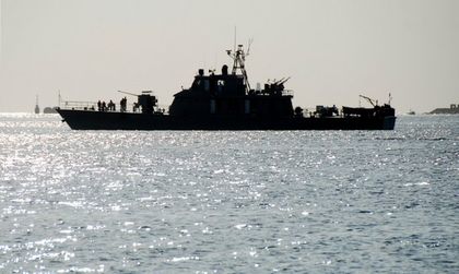 Ирански боен кораб се разби в каспийско пристанище