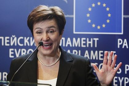 Слух от Брюксел: ГЕРБ залага на Кристалина за президент?
