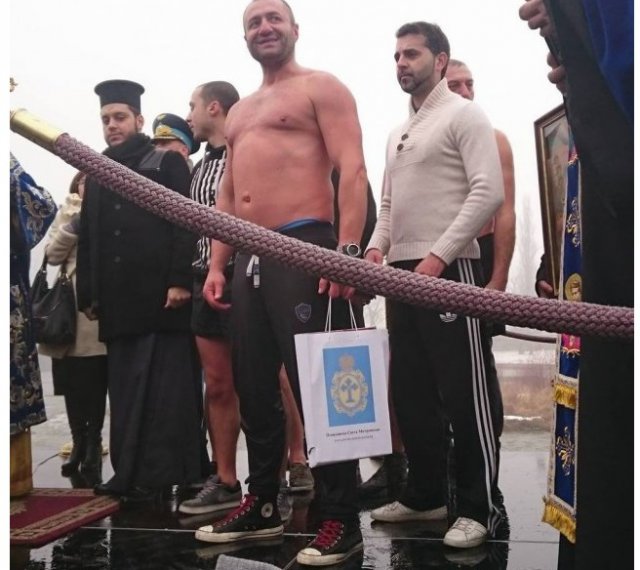 Ексклузивно ВИДЕО: Тираджията Стоян Ганев хвана кръста в Пловдив