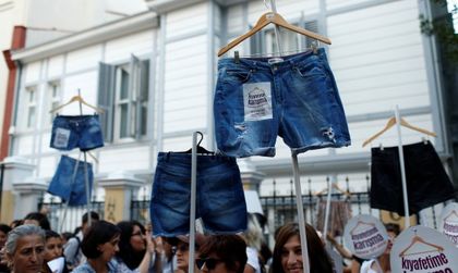 Нежна революция в Турция, жените си поискаха правата