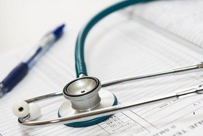Пловдивски лекар плаща бензина на пациентите си, за да ги прегледа