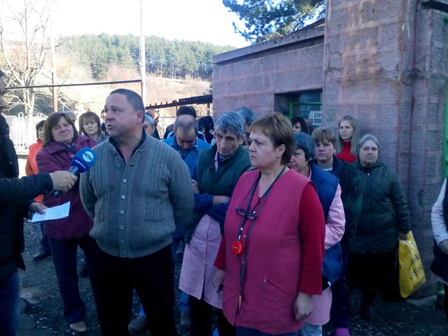 Кметът на Калофер: Държавата иска да фалира завода (СНИМКИ)