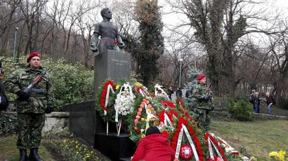 Стотици почетоха паметта на Апостола