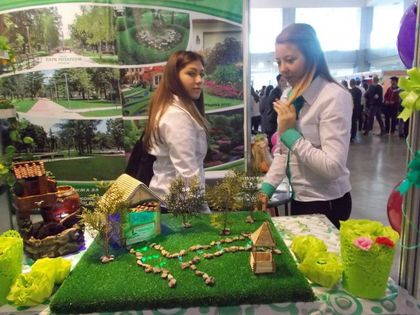 Ученици от 5 държави мерят мускули в бизнеса на панаир