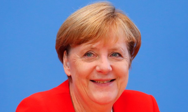 Меркел – гросмайстор на политическата тактика. Матира опозицията