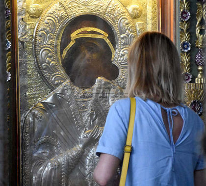 Хиляди богомолци се събират в Бачковския манастир за Голяма Богородица