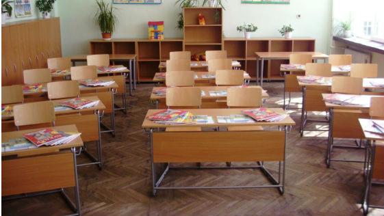 Родители на опашка цяло денонощие, за да запишат децата си в първи клас