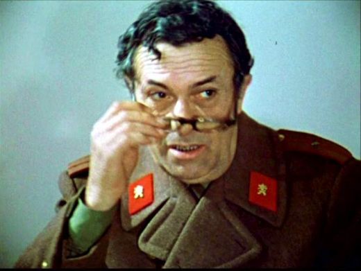 Андрей Чапразов къса и тъпче 