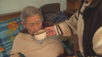 81-годишна незряща жена 2 години няма асистент, не й стигали точките