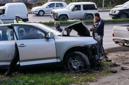 Свирепо автомеле в Плевен, млада жена се уби с