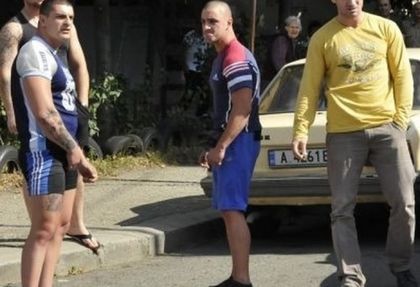 Топполицай съди Перата и Табуретката за клевета