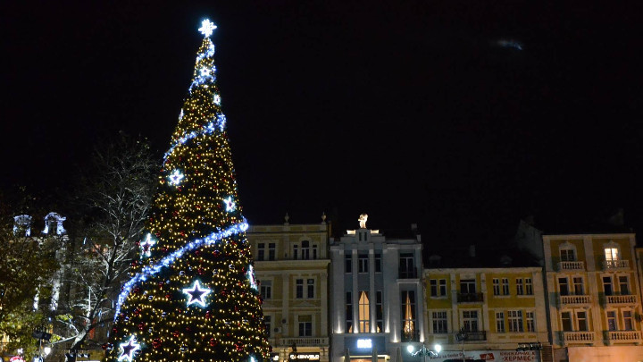 Коледната елха в Пловдив грейва на 30-и ноември