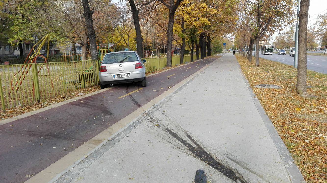 Пиян шофьор кара в насрещното в Тракия, заби се в ограда на детска площадка (СНИМКИ)