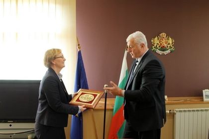 Областният управител ще чете шведска поезия