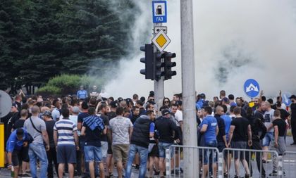 Тежка нощ за фенове на Левски в Хърватия: Арестувани, настанени в болница, запалена кола