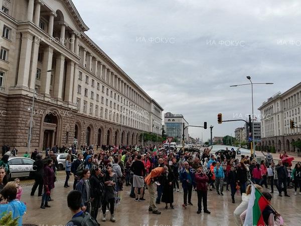София: Протестното шествие срещу Националната стратегия за детето стигна до Министерски съвет