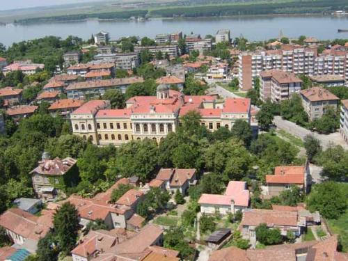 Велико Търново: И през втората половина на месец май продължава изпълнението на дейностите по подмяната на водопроводите и полагането на асфалтова настилка в град Свищов