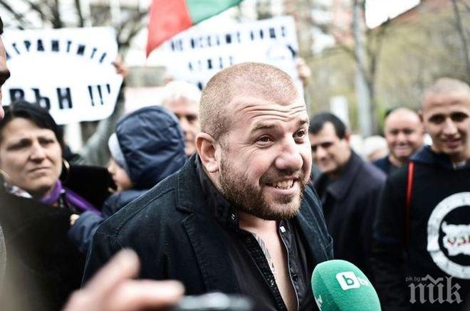 Ловецът на бежанци Динко откаран в болницата в Първомай