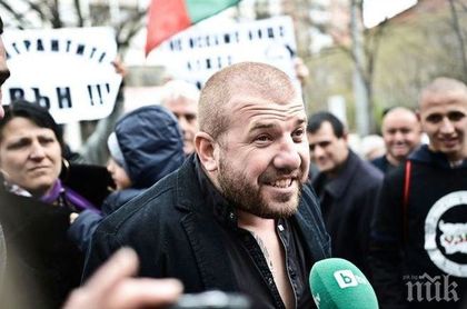 Ловецът на бежанци Динко откаран в болницата в Първомай