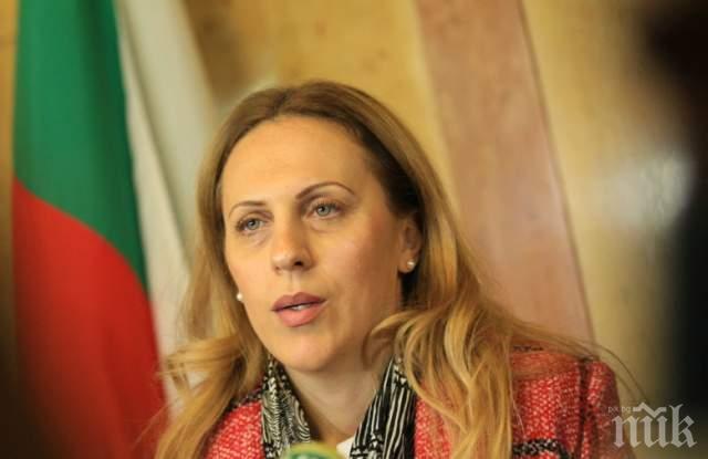 Вицепремиерът Николова готова с новата Национална стратегия за детето