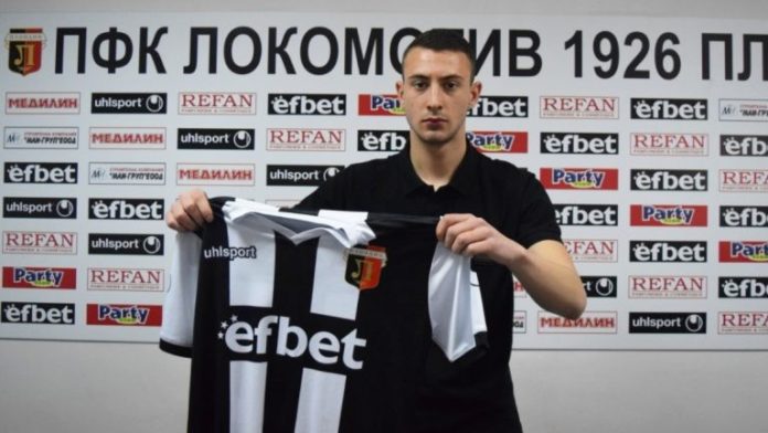 Акрапович показа вратата на още един черно-бял юноша!