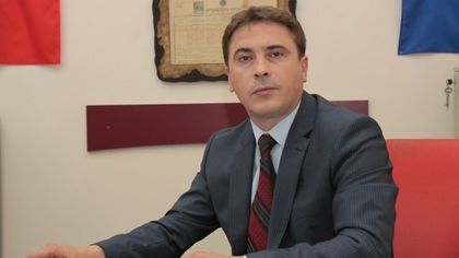 Разследват бившия кмет на Девин за опашката на „Цанков камък”