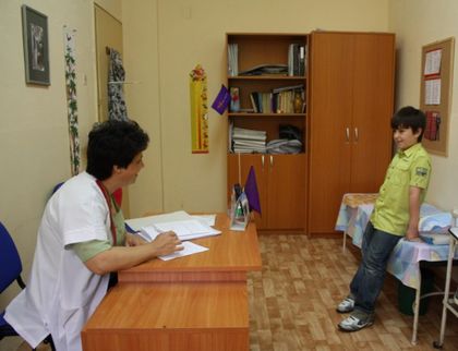 200 млн. струва връщането на лекарите в училищата
