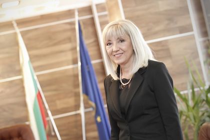 Министър Петя Аврамова: Голяма е сумата, ако държавата реши всички зони с дюни да бъдат изкупени и отчуждени