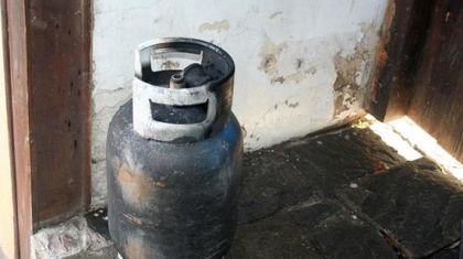 Ужас! Мъж загина след взрив на газова бутилка в камион
