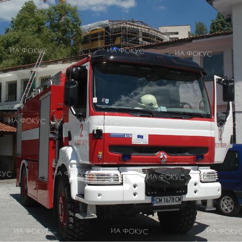 Стара Загора: Трима души са пострадали при пожар във фабрика в село Горно Сахране