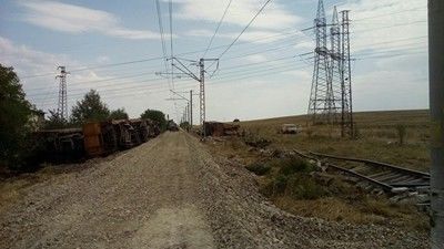 Пет вагона от товарен влак дерайлираха в Софийско