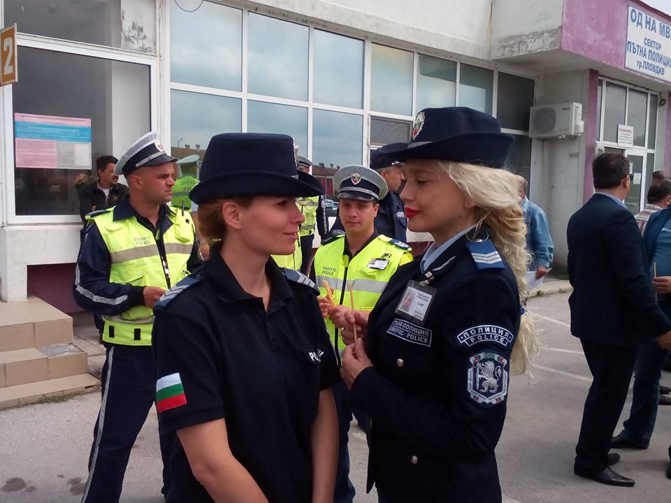С оборудването на новите автомобили на КАТ - Пловдив:,,Няма брат,няма сестра"! СНИМКИ