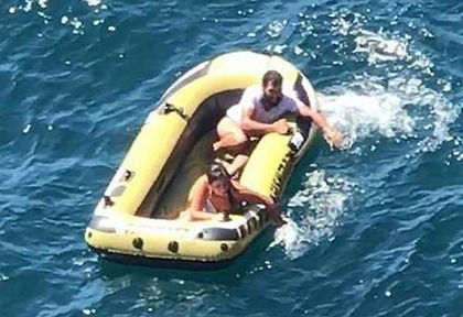 Вятър отнесе надувна лодка със съпрузи в Черно море, след 5 дни глад, жажда и отчаяние ги спаси Христос (ВИДЕО)