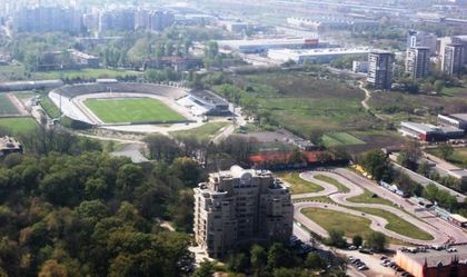 Локо Пд освежава основния си терен и Кошарата