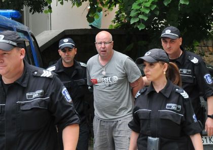 Шведите побесняха срещу Ралф: Възпитани били, пожелаха му да бъде вързан за дърво и изнасилен с бухалка