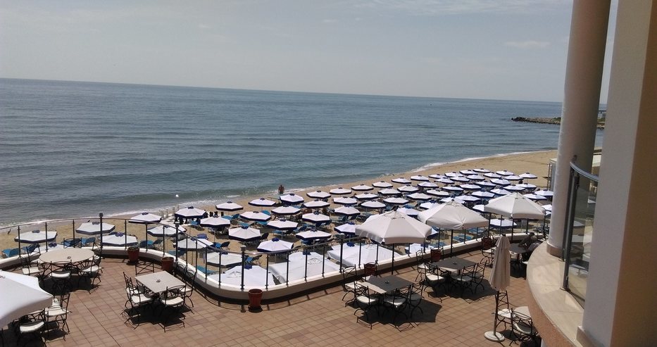 Все по-трудно се намират кадри за туризма във Варна и курортите