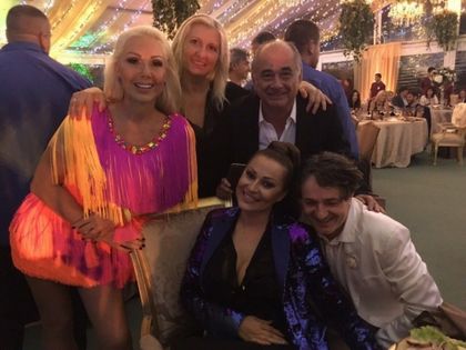 Уникални снимки! Цеца Величкович, Лепа Брена и Горан Брегович на тайно парти на наш бизнесмен (СНИМКИ)