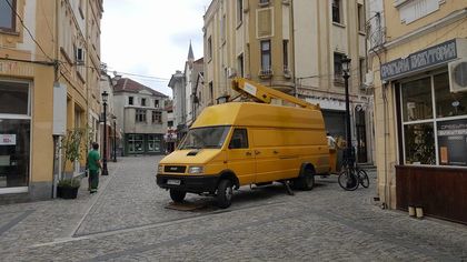 Махнаха знаменцата в Капана! Били рекламни! Зароди се недоволство сред пловдивчани СНИМКА