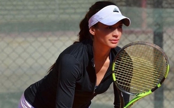 Вангелова с победа на двойки на турнир в Тунис